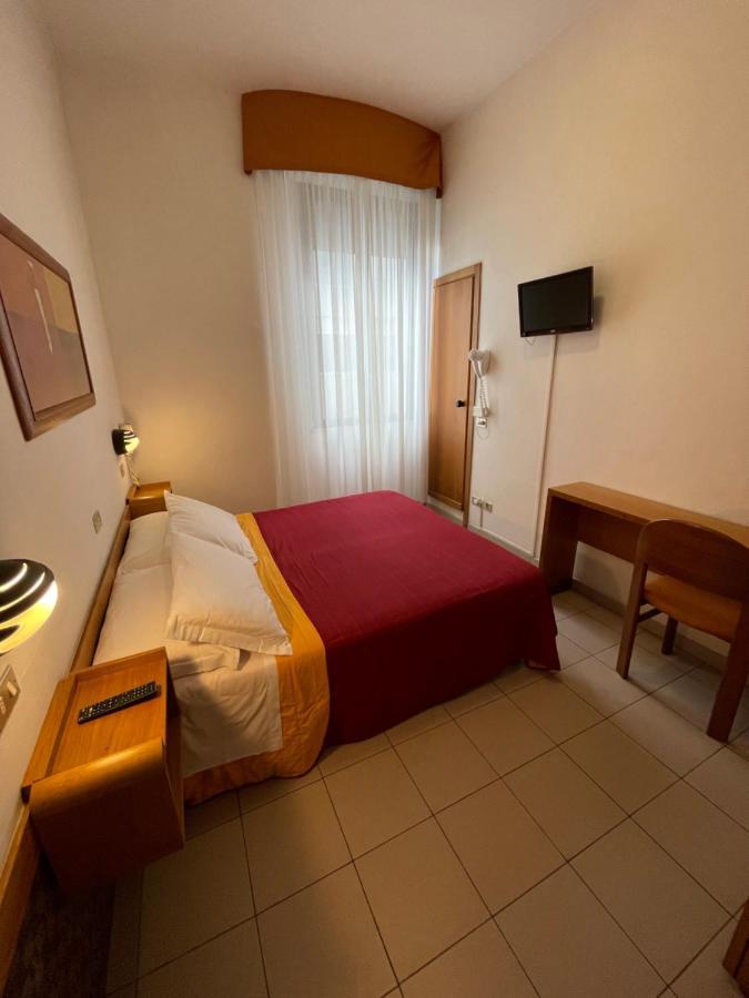 Hotel Arpa Римини Экстерьер фото