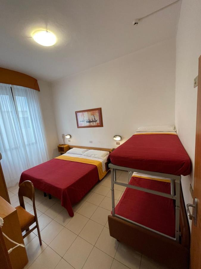 Hotel Arpa Римини Экстерьер фото