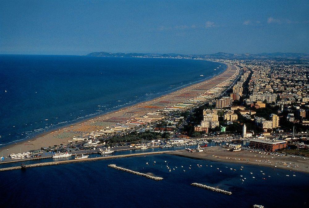 Hotel Arpa Римини Экстерьер фото